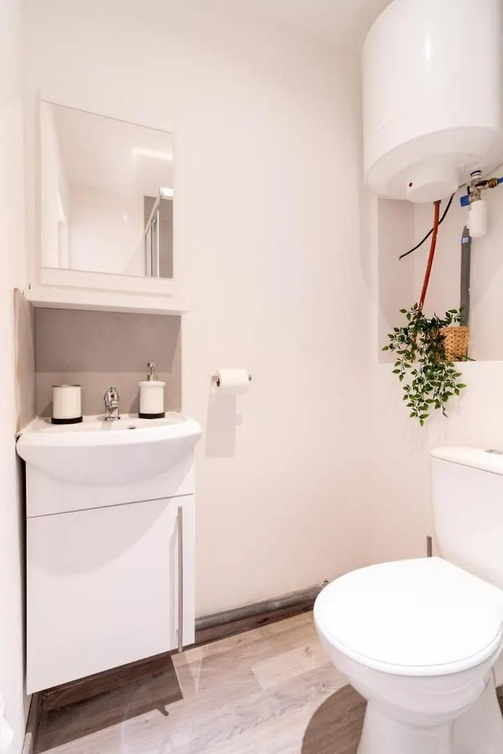 Lille Grand-Place : Functional And Quiet Studio ! 0*,