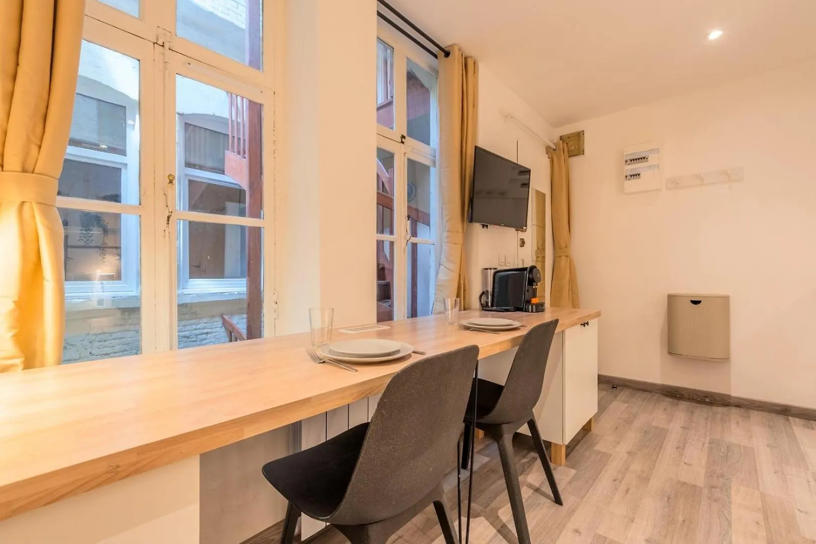 Lille Grand-Place : Functional And Quiet Studio ! 0*,  França